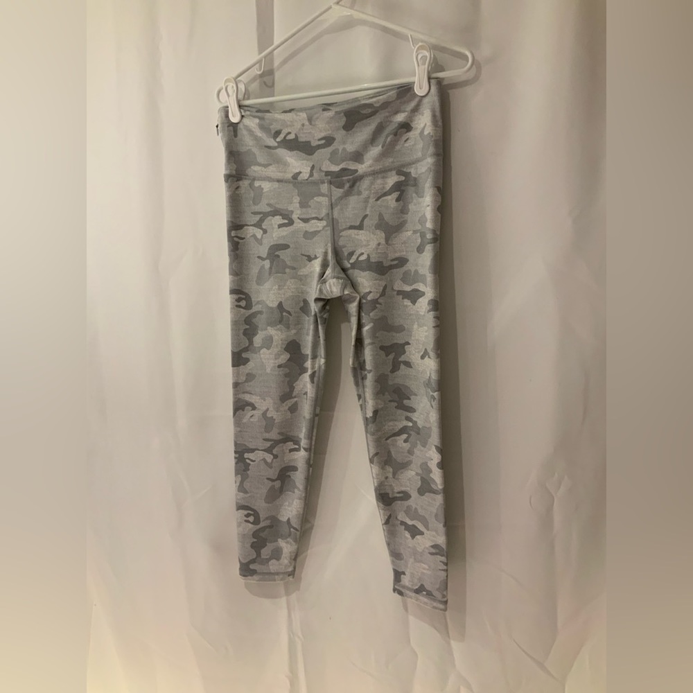 GAP Gray Camo High-Waist Leggings